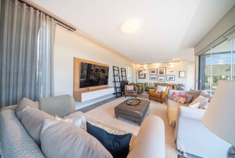 To Let 4 Bedroom Property for Rent in Val De Vie Estate Western Cape